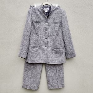 Style & Co Gray Two Piece Pants Suit Lined with Mandarin Collar in Size 6